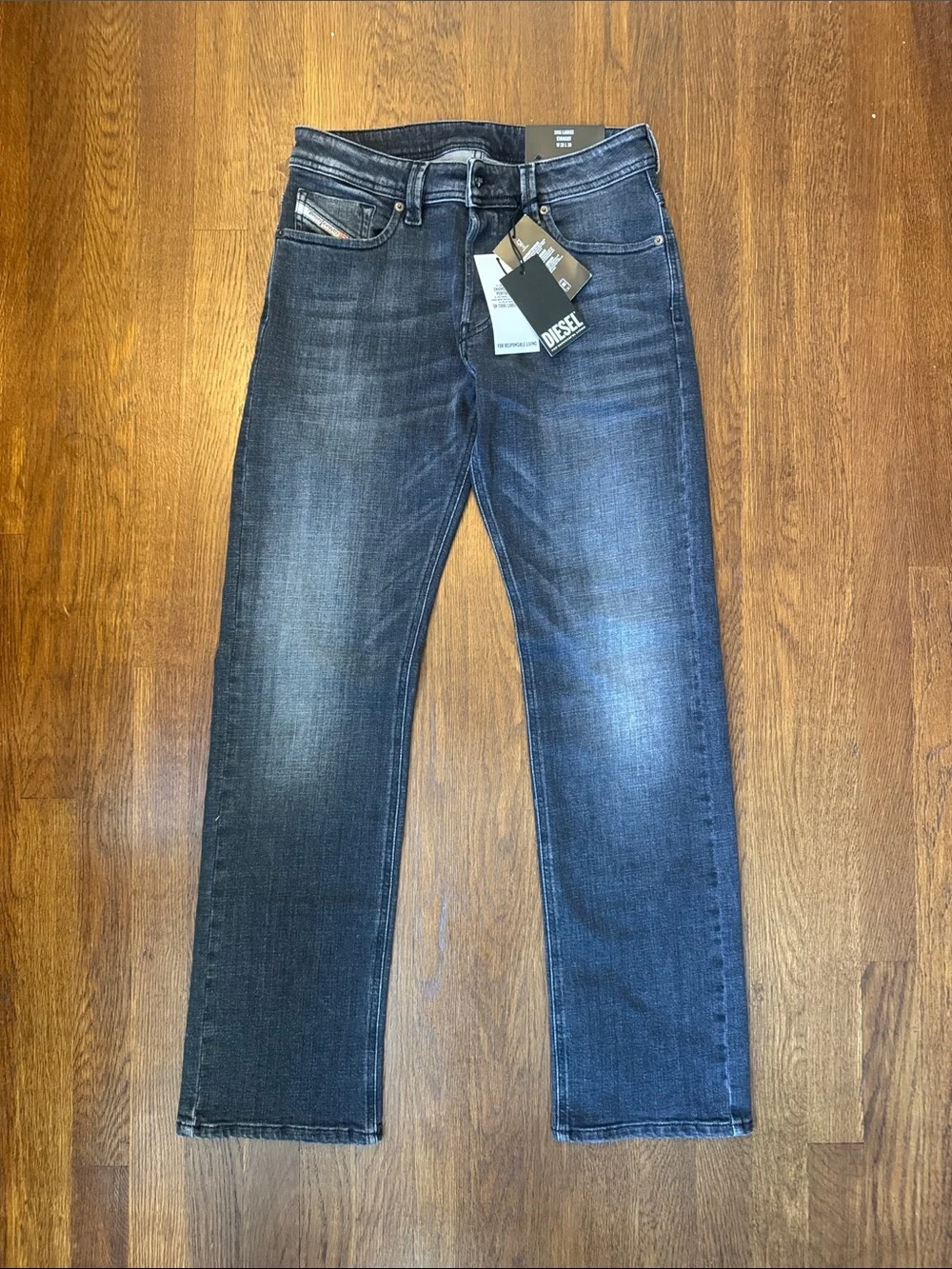 Diesel Men's 1985 Larkee Straight Black Jean